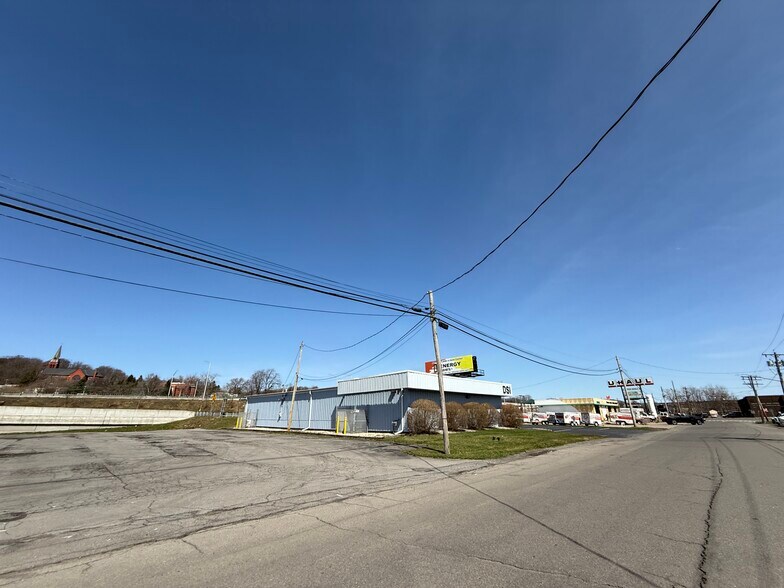 More Photos Of 991 Canal St, Syracuse Light Manufacturing For Sale