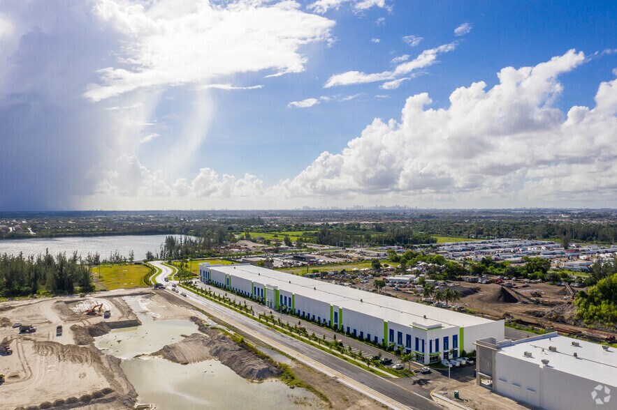 More Photos Of 4120 W 91st Pl, Hialeah Unknown For Lease