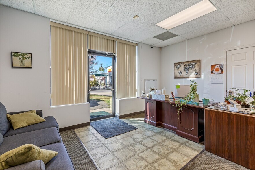 More Photos Of 516-522 Benham St, Bonne Terre Office For Lease