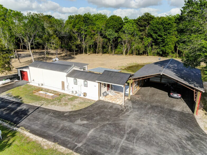 More Photos Of 4388 County Road 197, Alvin Specialty For Sale