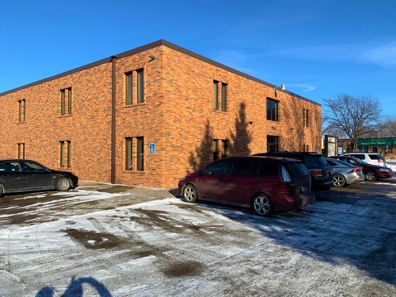 More Photos Of 7204 27th St W, Saint Louis Park Light Manufacturing For Lease