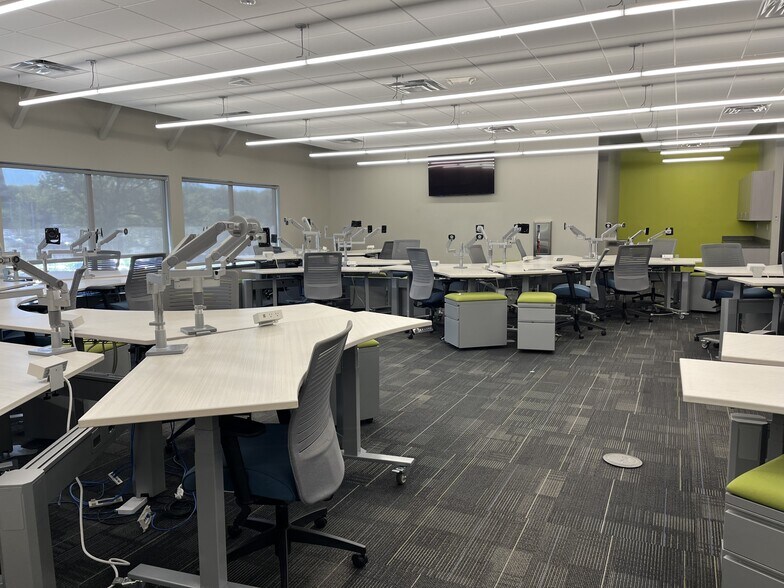 More Photos Of 7255 W 98th Ter, Overland Park Office For Sale