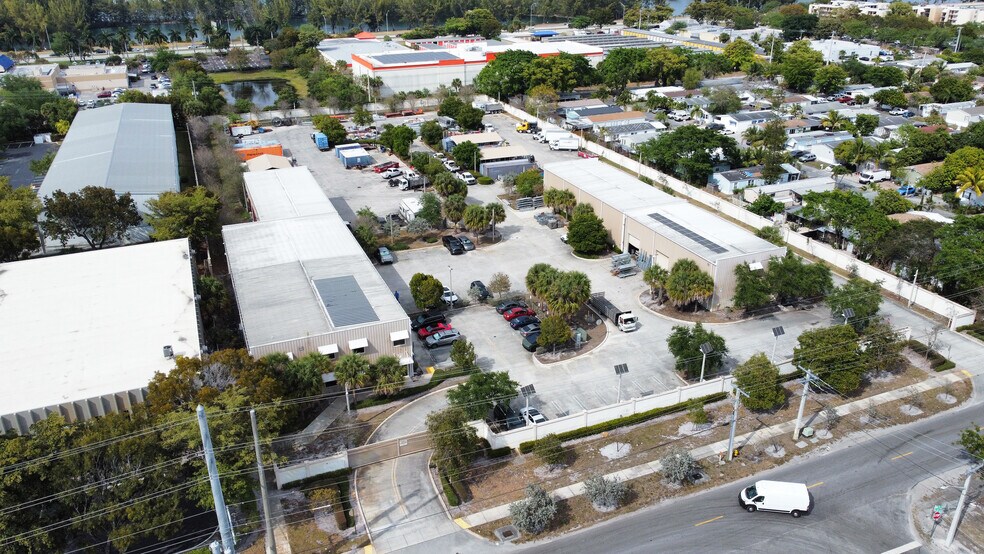 Primary Photo Of 1645 NW 33rd St, Pompano Beach Contractor Storage Yard For Lease