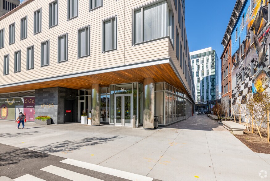 More Photos Of 165 Main St, Cambridge Apartments For Lease