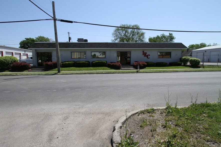 More Photos Of 241 S State Ave, Indianapolis Warehouse For Sale