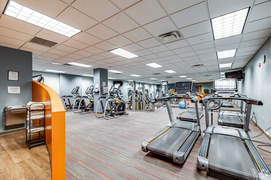 More Photos Of 380-388 Saint Peter St, Saint Paul Office For Lease