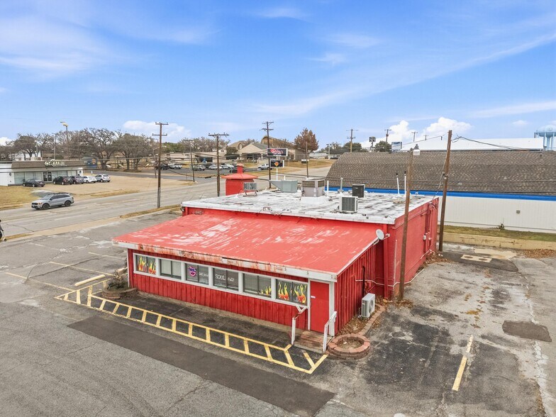More Photos Of 565 W Bedford Euless Rd, Hurst Restaurant For Sale