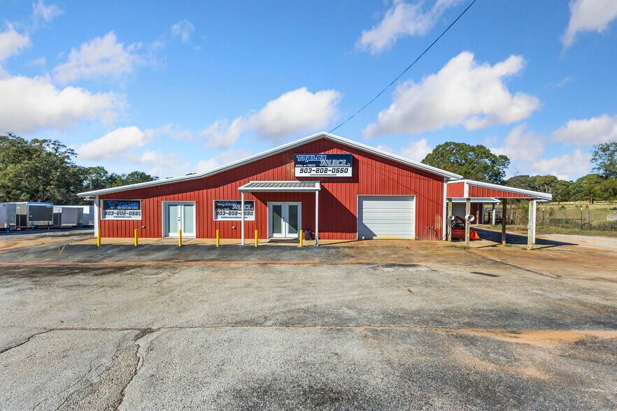 More Photos Of 17490 US Highway 69 S, Tyler Showroom For Sale