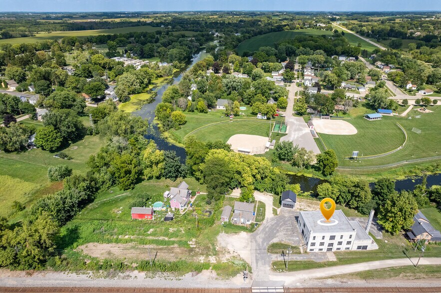 More Photos Of 336 N Spring St, Columbus Light Manufacturing For Sale