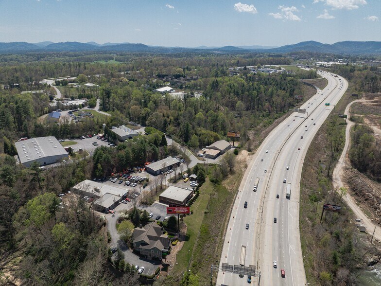 More Photos Of 786 Dogwood Rd, Asheville Office Residential For Sale