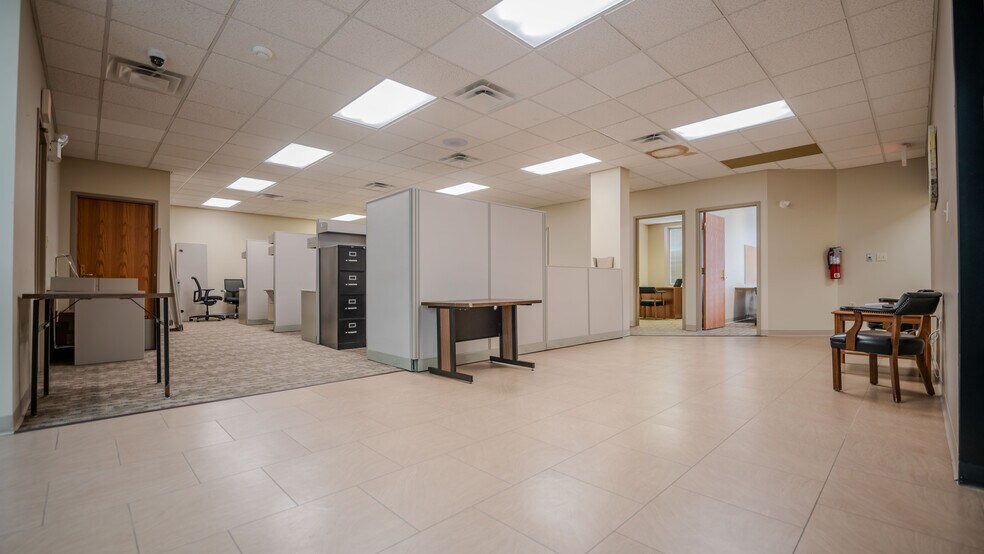 More Photos Of 300 Market St, Williamsport Bank For Lease