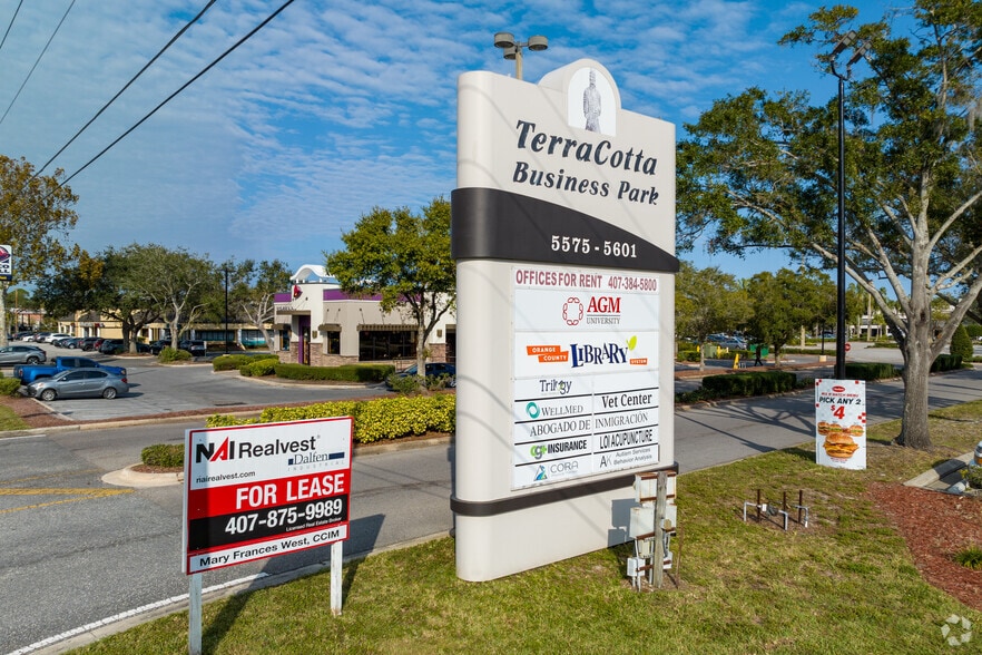 More Photos Of 5575 S Semoran Blvd, Orlando Unknown For Lease