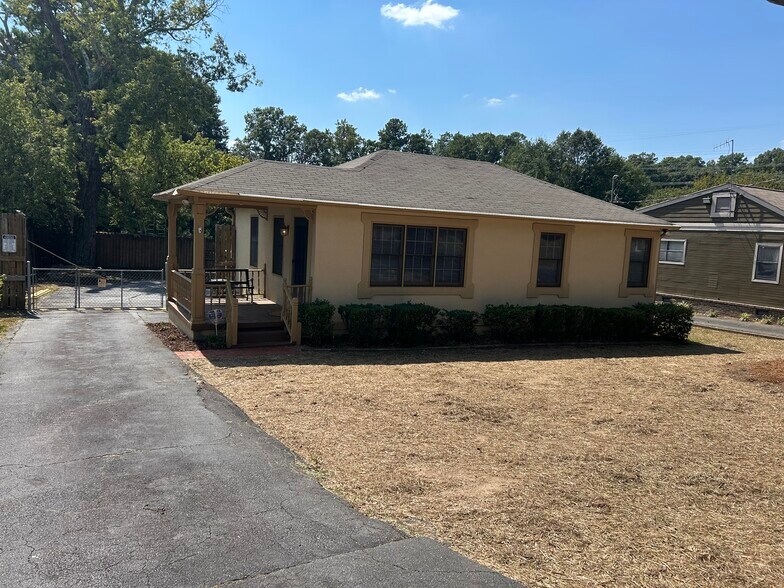 Primary Photo Of 588 Seminole Dr NE, Marietta Medical For Lease