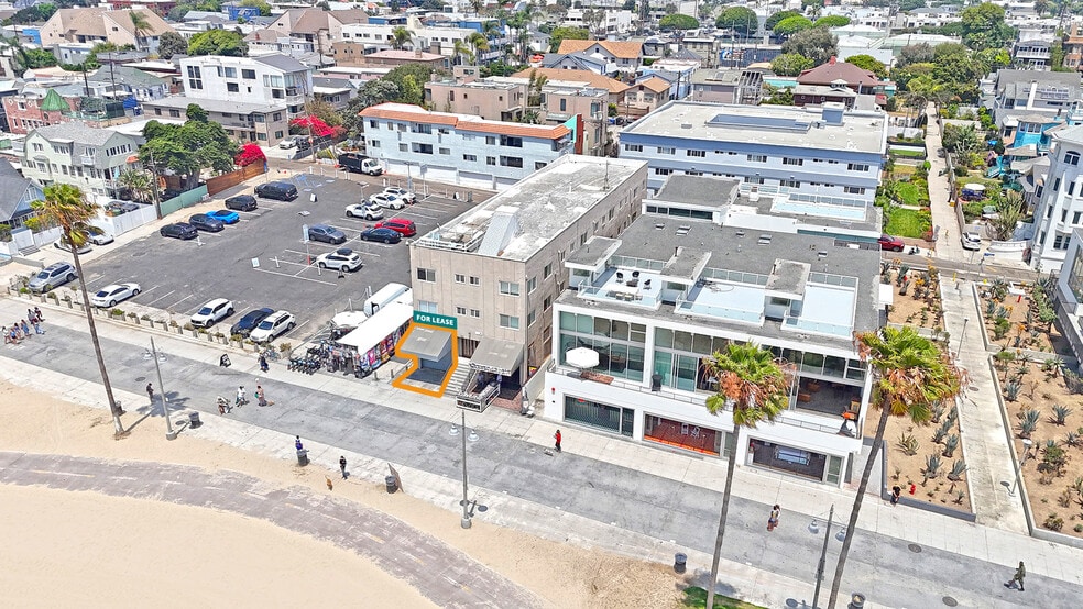 More Photos Of 613 Ocean Front Walk, Venice General Retail For Lease