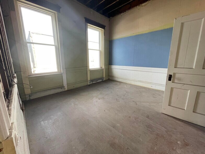 More Photos Of 99-101 Fraley st, Kane Flex For Sale