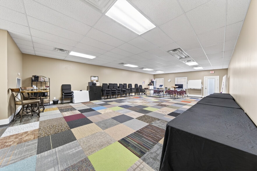 More Photos Of 4979B Lebanon Pike, Old Hickory Storefront For Sale