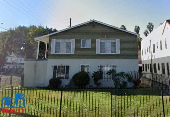 More Photos Of 3101 W 48th St, Los Angeles Apartments For Sale