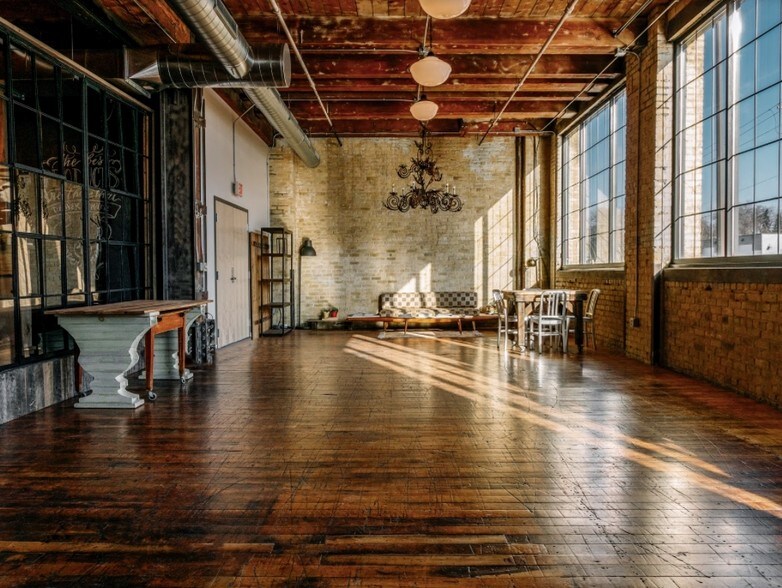 More Photos Of 755 Prior Ave N, Saint Paul Research And Development For Lease