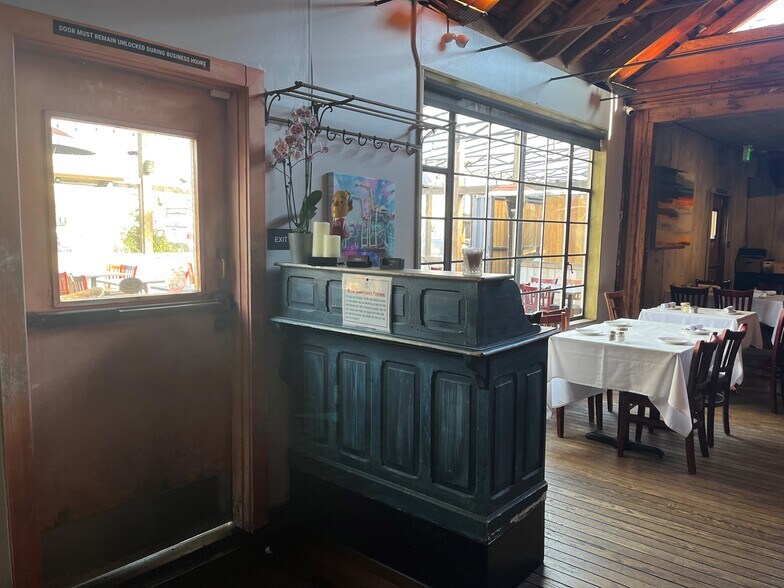 More Photos Of 5862-5872 Doyle St, Emeryville Restaurant For Sale