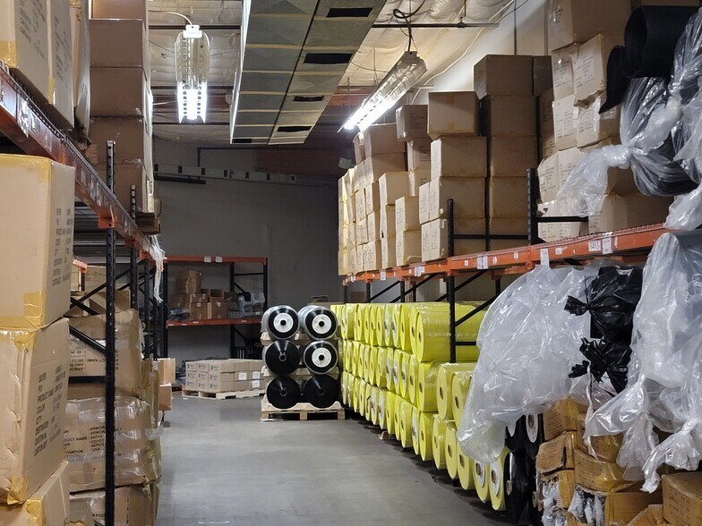 More Photos Of 17431 N Black Canyon Fwy, Phoenix Manufacturing For Sale