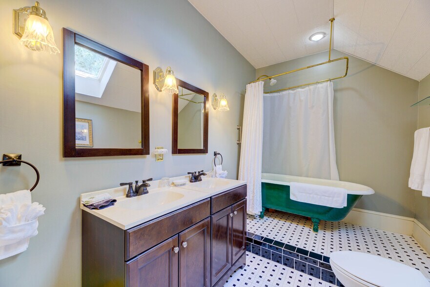 More Photos Of 4188 Nelson Rd, New Church Hotel For Sale