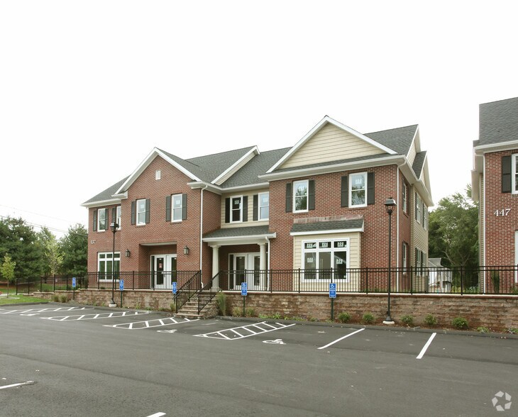 More Photos Of 437 Naubuc Ave, Glastonbury Office For Lease