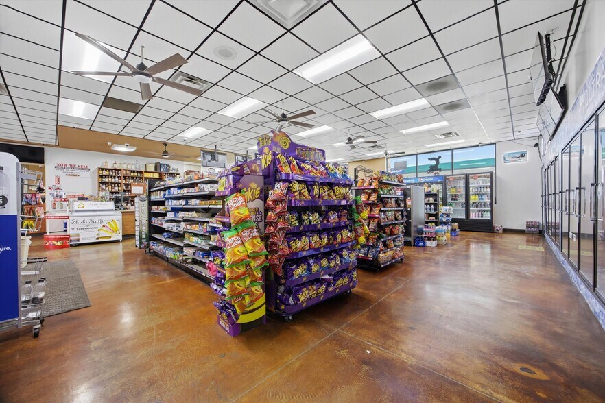 More Photos Of 2201 S Union Ave, Bakersfield Truck Stop For Sale