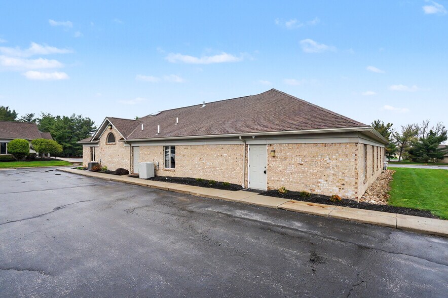 More Photos Of 819 Southwestern Run, Youngstown Medical For Sale