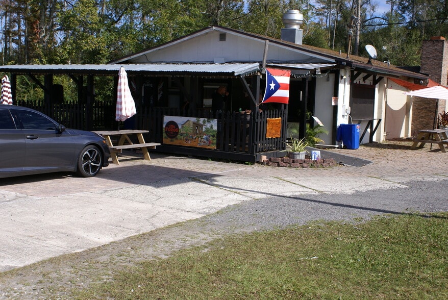 More Photos Of 8771 US Highway 301 S, Jacksonville Restaurant For Sale