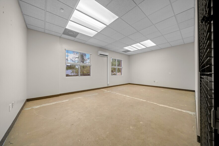 More Photos Of 5885 Central Ave, Saint Petersburg Office For Lease