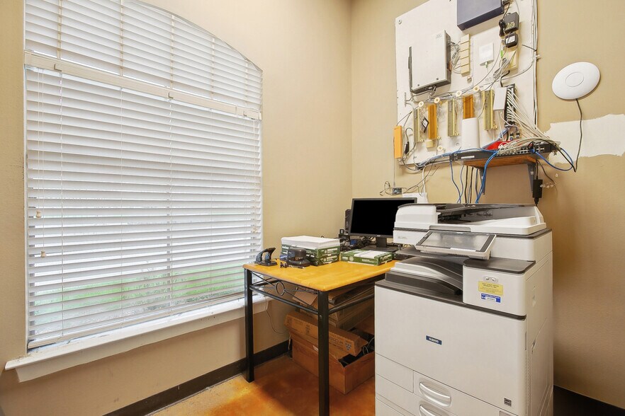 More Photos Of 568 Belle Terre Blvd, La Place Office For Sale