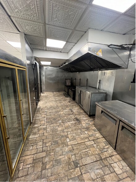More Photos Of 726-728 Courtlandt Ave, Bronx Restaurant For Lease