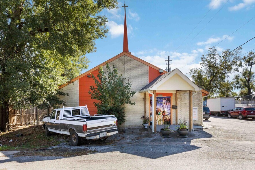 More Photos Of 5208 Noble St, Houston Specialty For Sale