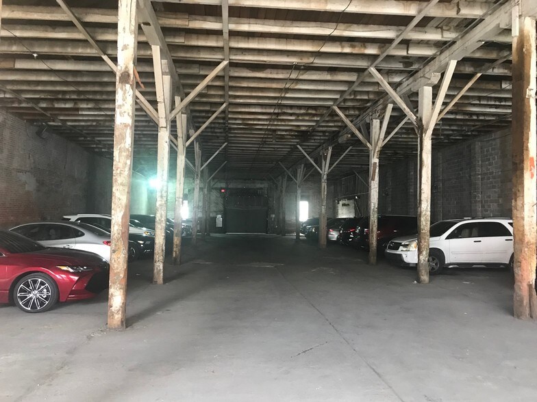 More Photos Of 851 Magazine St, New Orleans Flex For Sale