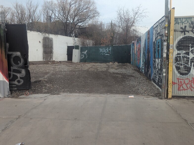 More Photos Of 39 Knickerbocker Ave, Brooklyn Land For Lease