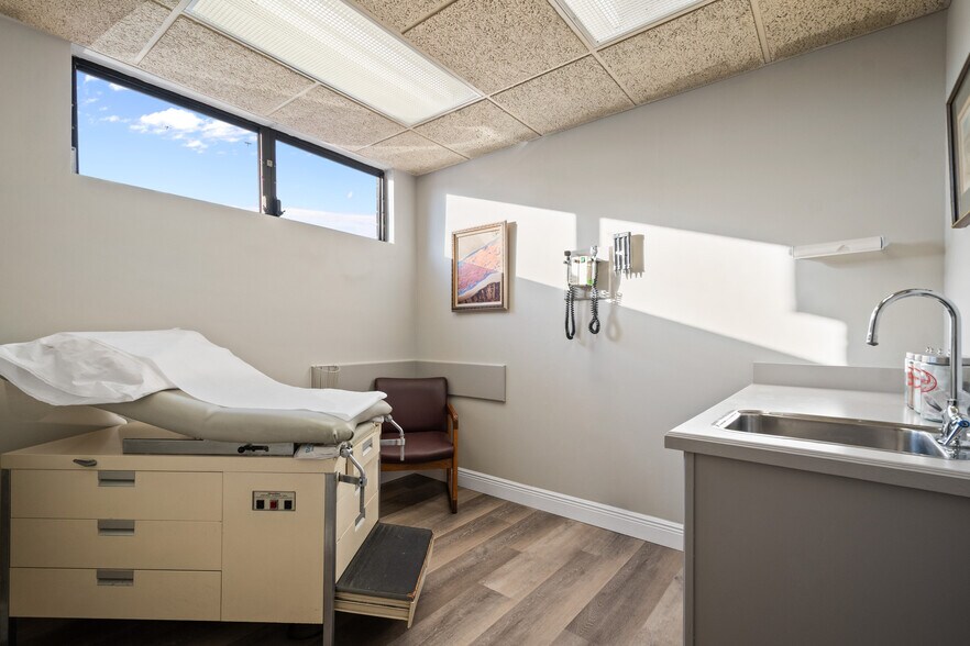 More Photos Of 3027 Aloma Ave, Winter Park Medical For Lease