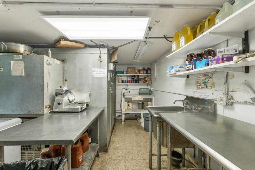 More Photos Of 40 Main St, Goffstown Restaurant For Sale
