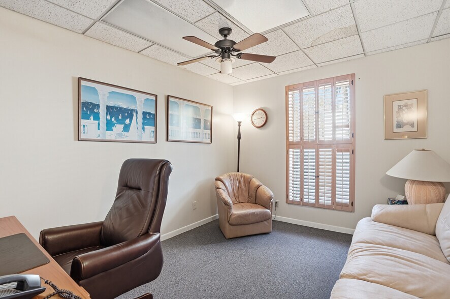 More Photos Of 908 S Fort Harrison Ave, Clearwater Office For Sale