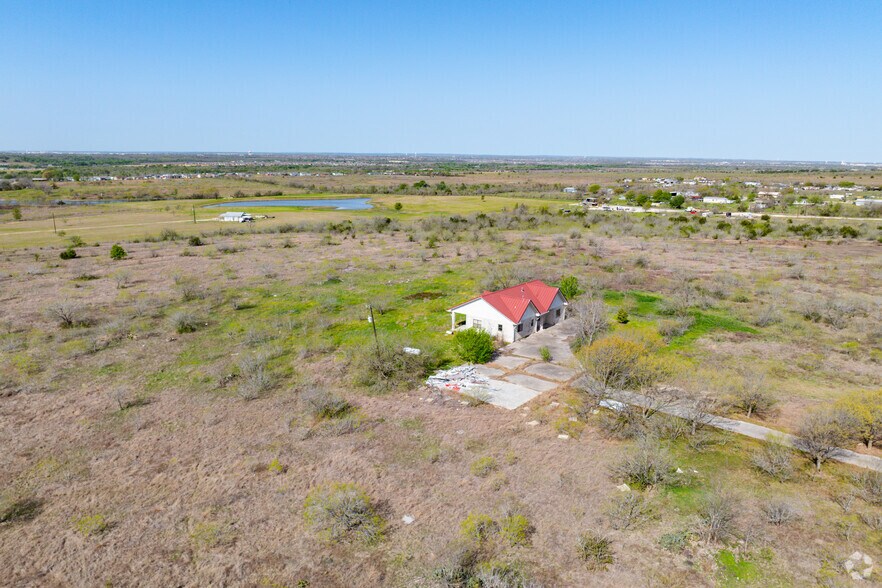 More Photos Of 2200 High Rd, Uhland Land For Sale