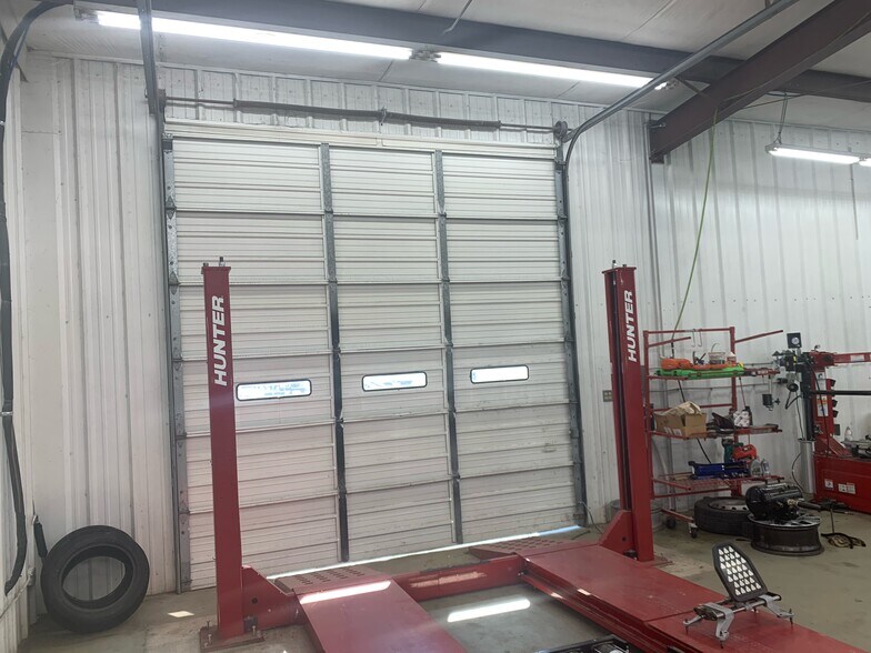 More Photos Of 123 E Plymouth Rd, Columbus Industrial For Lease