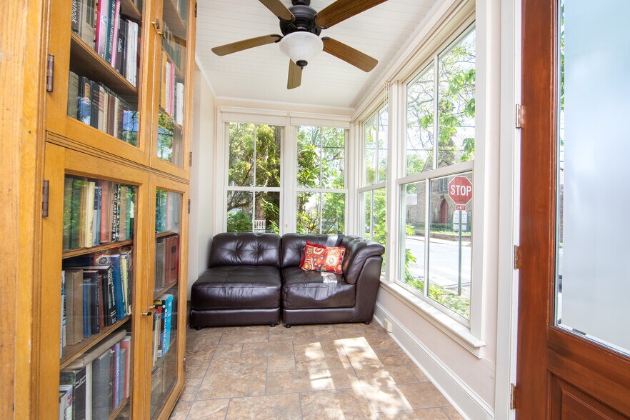 More Photos Of 69 E Oakland Ave, Doylestown Office For Sale