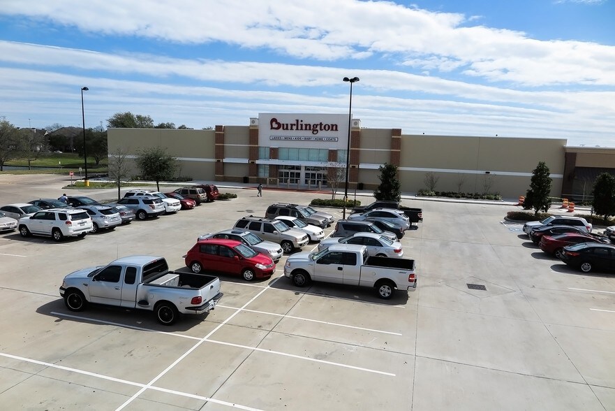 More Photos Of 4800 W Bellfort Rd, Houston Unknown For Lease