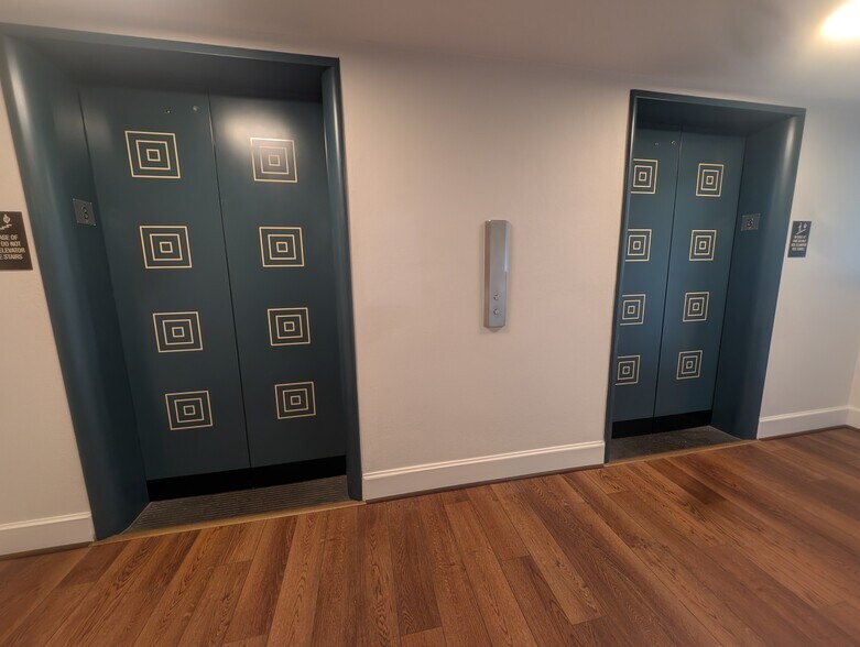 More Photos Of 219 N Main St, Bryan Office For Lease