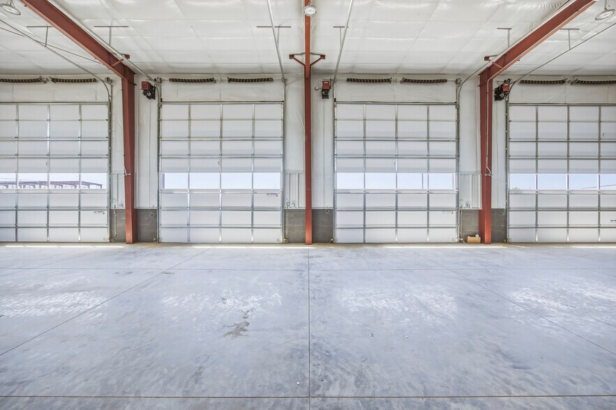 More Photos Of 1342 E Saint Helens St, Pasco Light Distribution For Lease