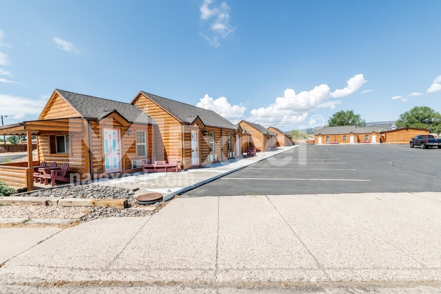More Photos Of 699 N Main St, Panguitch Hotel For Sale