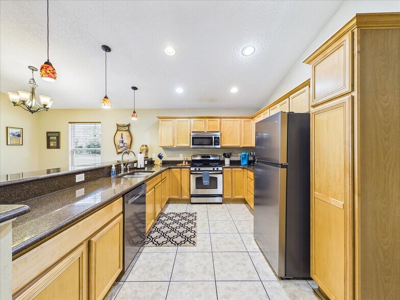 More Photos Of 100 Pilothouse Ct, Palatka Multifamily For Sale