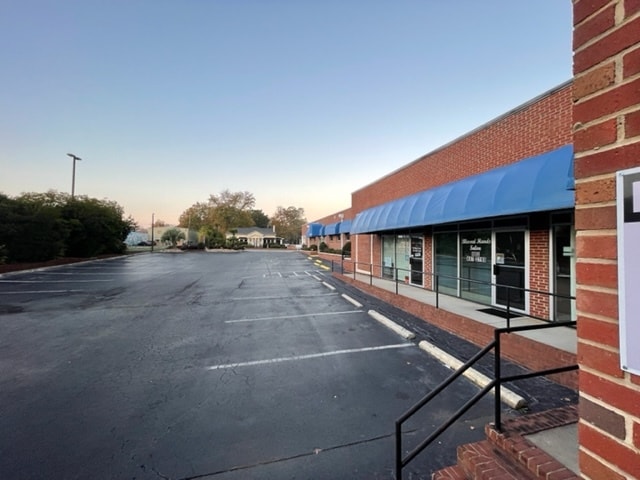 More Photos Of 1030 Oakland Ave, Rock Hill Office For Lease