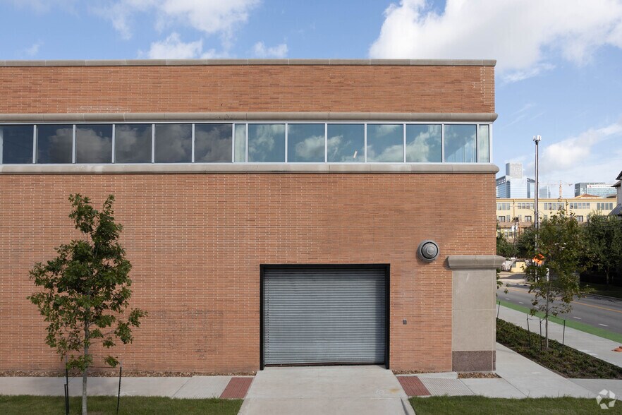 More Photos Of 2410 Polk St, Houston Office For Lease