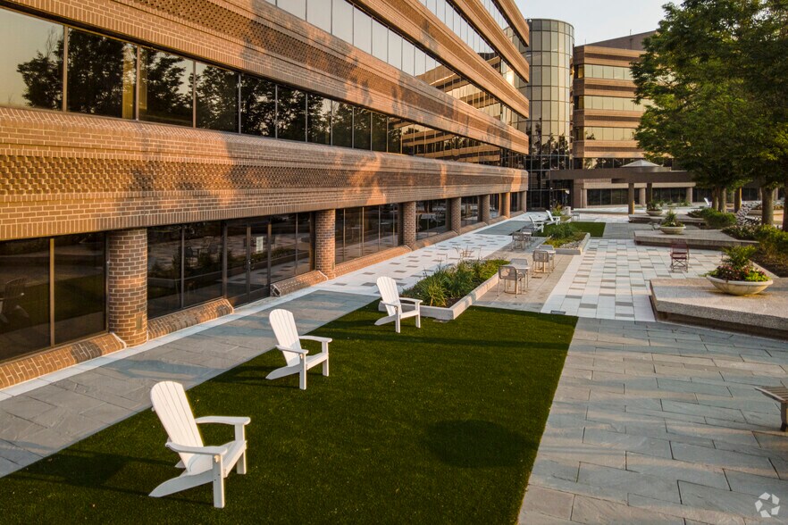 More Photos Of 13873 Park Center Rd, Herndon Office For Lease