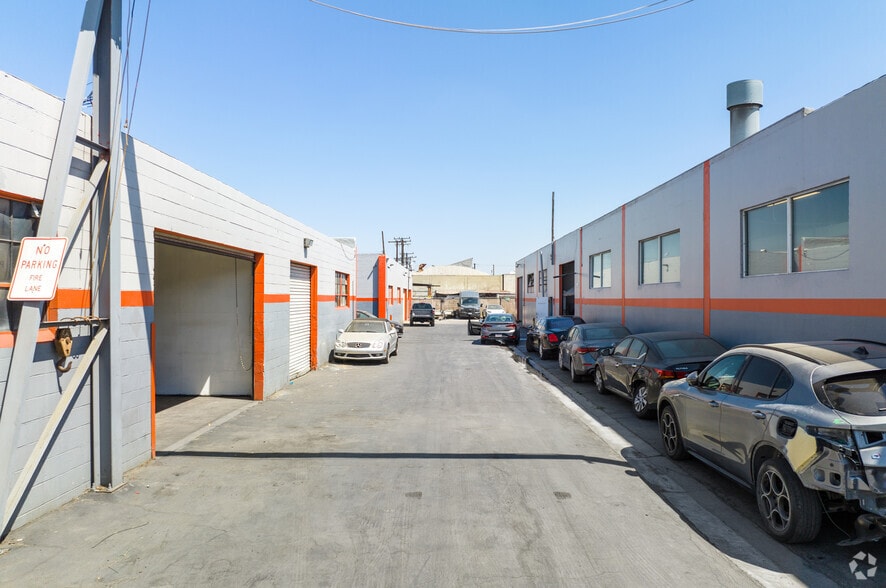 More Photos Of 115-117 E Gardena Blvd, Gardena Service For Lease